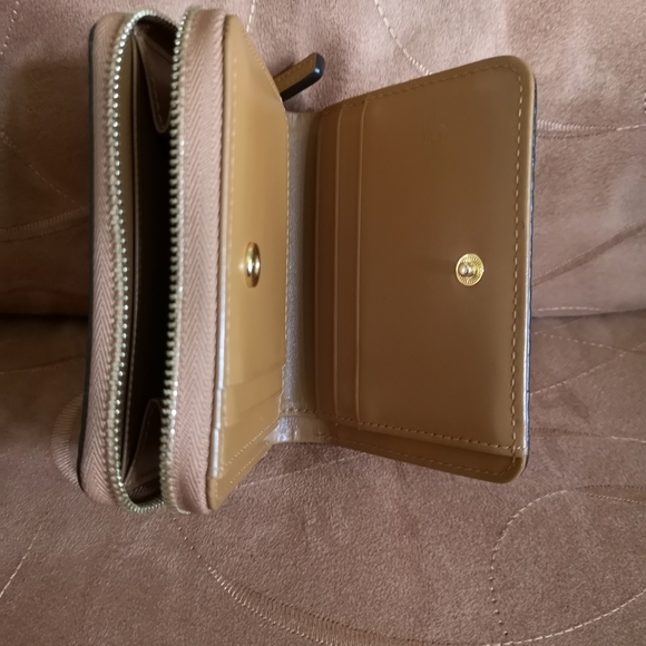 Wallet - Picture 2 of 3